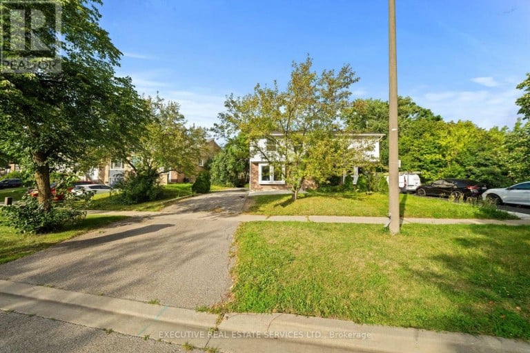 100 CENTRE STREET N, Brampton (Brampton North), Ontario, L6V2Z3