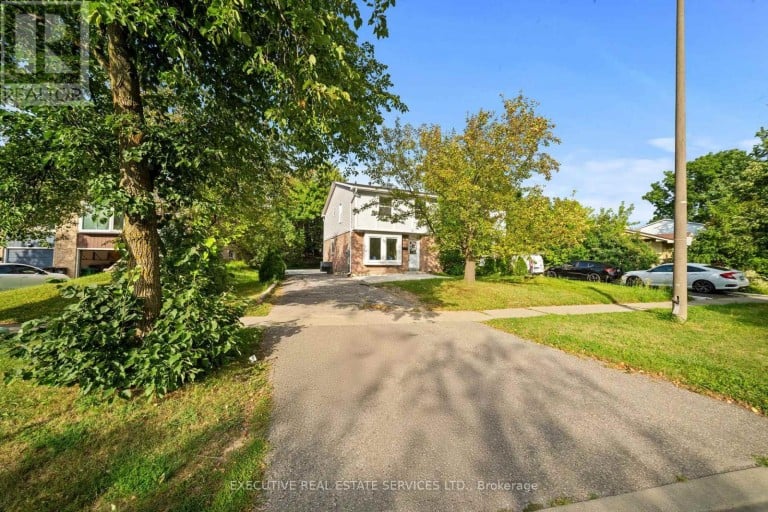 100 CENTRE STREET N, Brampton (Brampton North), Ontario, L6V2Z3