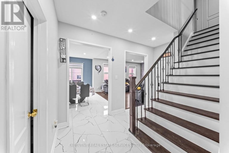 7 CHAPPARAL DRIVE, Brampton (Sandringham-Wellington), Ontario, L6R3C5