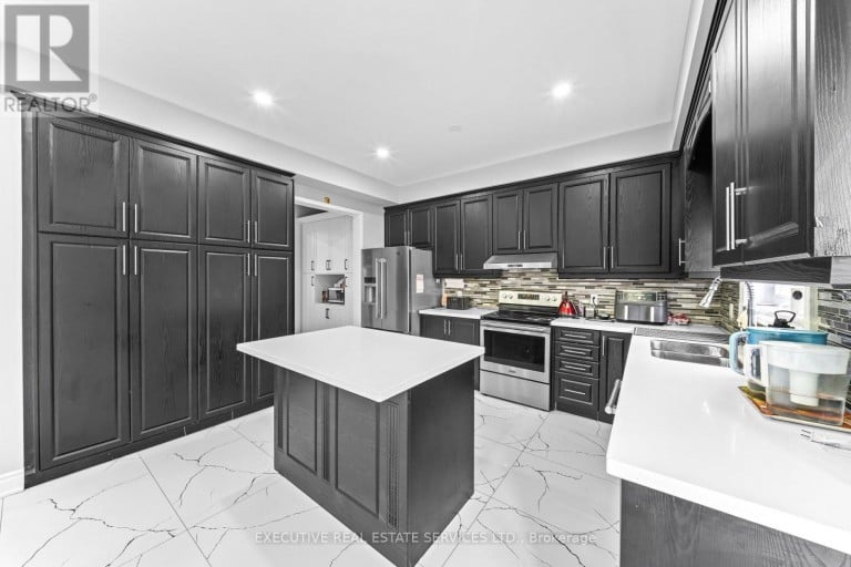 7 CHAPPARAL DRIVE, Brampton (Sandringham-Wellington), Ontario, L6R3C5
