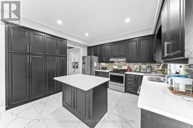 7 CHAPPARAL DRIVE Brampton (Sandringham-Wellington) Ontario photo 18