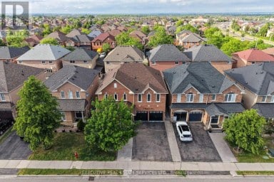 7 CHAPPARAL DRIVE Brampton (Sandringham-Wellington) Ontario photo 2