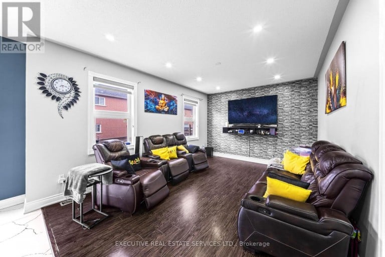 7 CHAPPARAL DRIVE, Brampton (Sandringham-Wellington), Ontario, L6R3C5