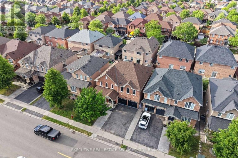7 CHAPPARAL DRIVE, Brampton (Sandringham-Wellington), Ontario, L6R3C5