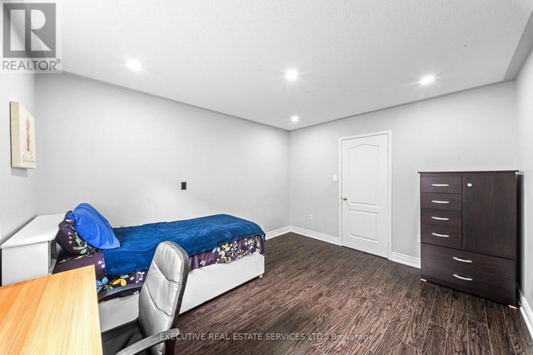 7 CHAPPARAL DRIVE, Brampton (Sandringham-Wellington), Ontario, L6R3C5