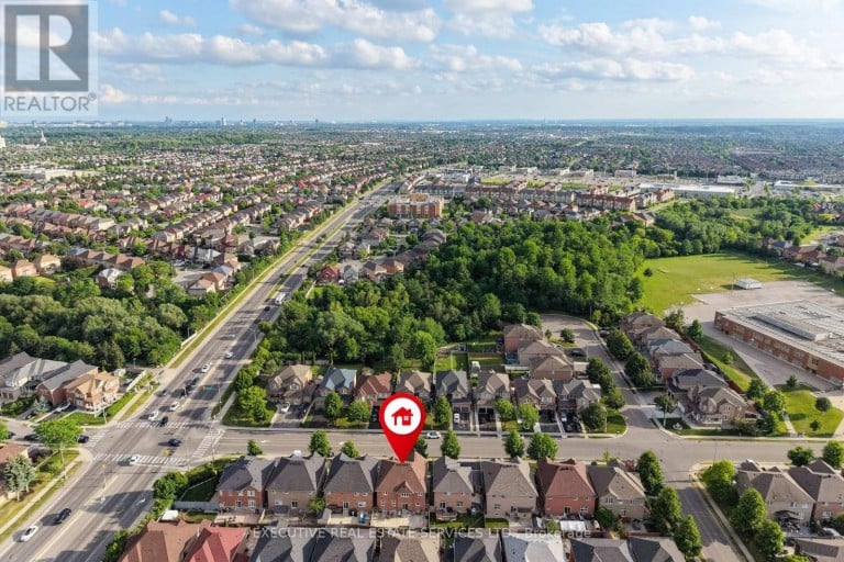 7 CHAPPARAL DRIVE, Brampton (Sandringham-Wellington), Ontario, L6R3C5