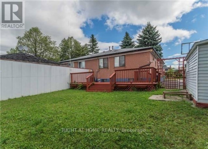 52 BAKERTON DRIVE, Toronto (Woburn), Ontario, M1J2T5
