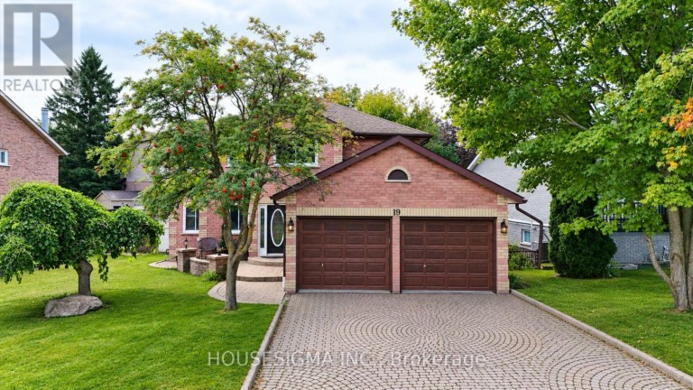 19 MAGANI AVENUE, Bradford West Gwillimbury (Bradford), Ontario, L3Z2S8