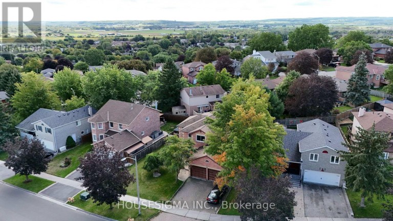 19 MAGANI AVENUE, Bradford West Gwillimbury (Bradford), Ontario, L3Z2S8