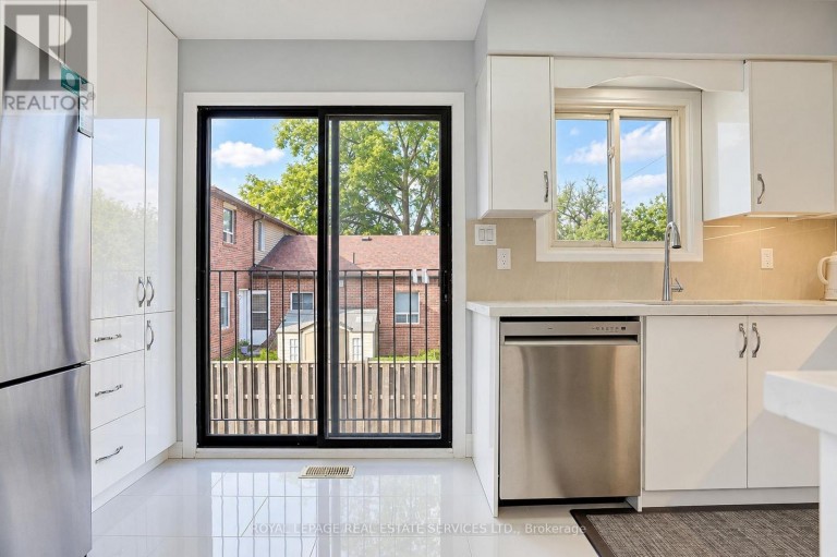 10 - 10 REIDMOUNT AVENUE, Toronto (Agincourt South-Malvern West), Ontario, M1S1B2