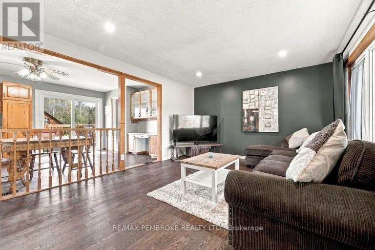 37800 41 HIGHWAY, North Algona Wilberforce, Ontario, K8A6W4