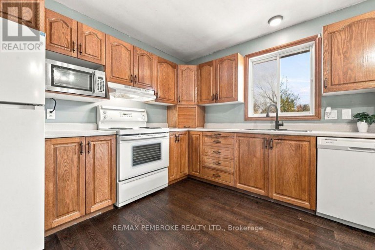 37800 41 HIGHWAY, North Algona Wilberforce, Ontario, K8A6W4