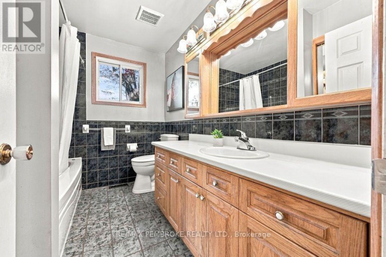 37800 41 HIGHWAY, North Algona Wilberforce, Ontario, K8A6W4