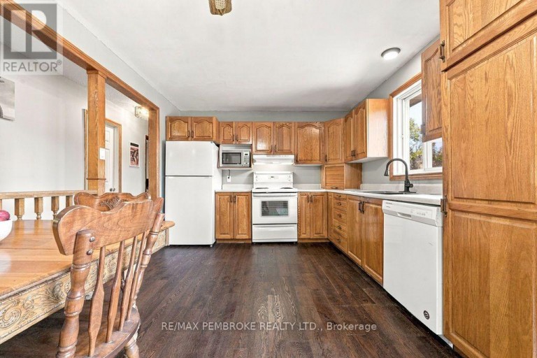 37800 41 HIGHWAY, North Algona Wilberforce, Ontario, K8A6W4
