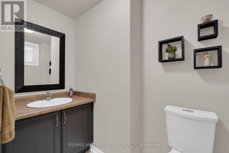 35 GRASETT CRESCENT, Barrie (West Bayfield), Ontario, L4N6Z8