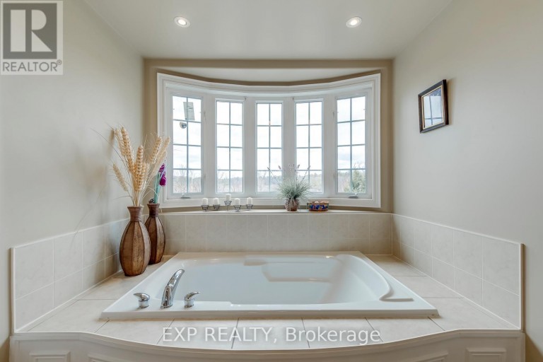 530 GOLFVIEW COURT, Oakville (GA Glen Abbey), Ontario, L6M4W6