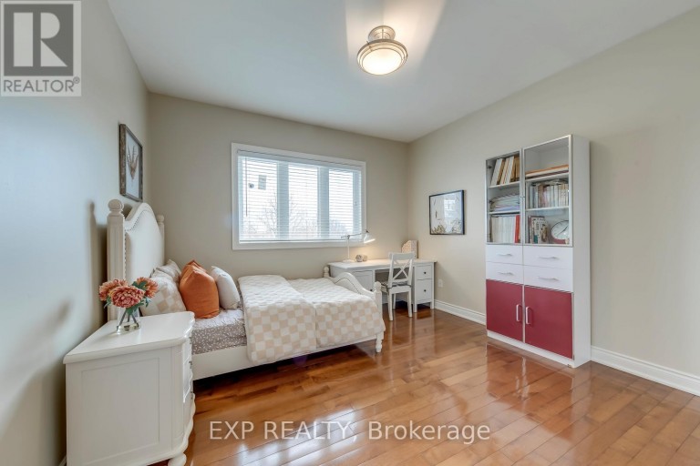 530 GOLFVIEW COURT, Oakville (GA Glen Abbey), Ontario, L6M4W6