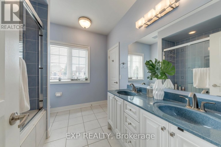 530 GOLFVIEW COURT, Oakville (GA Glen Abbey), Ontario, L6M4W6