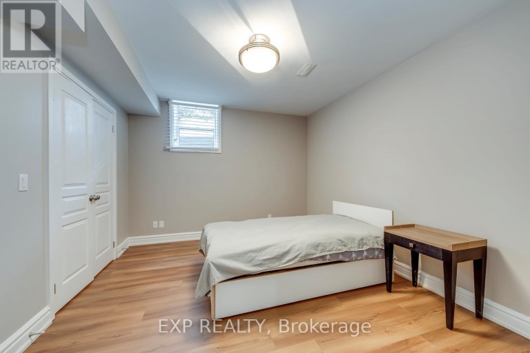 530 GOLFVIEW COURT, Oakville (GA Glen Abbey), Ontario, L6M4W6
