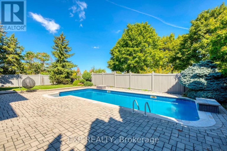530 GOLFVIEW COURT, Oakville (GA Glen Abbey), Ontario, L6M4W6