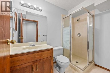 707 Hawkside Mews NW Calgary Alberta photo 37