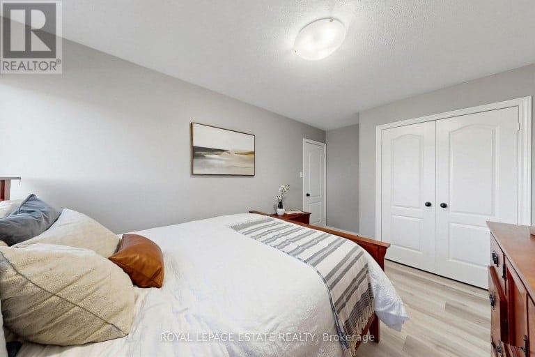 10 DOOLEY CRESCENT, Ajax (Northwest Ajax), Ontario, L1T4J4