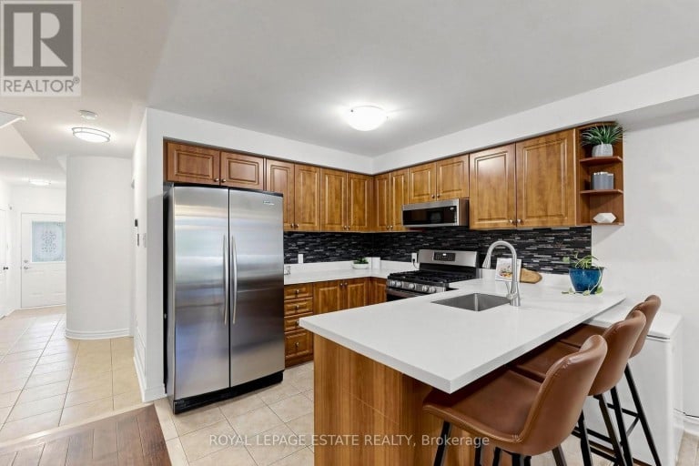 10 DOOLEY CRESCENT, Ajax (Northwest Ajax), Ontario, L1T4J4