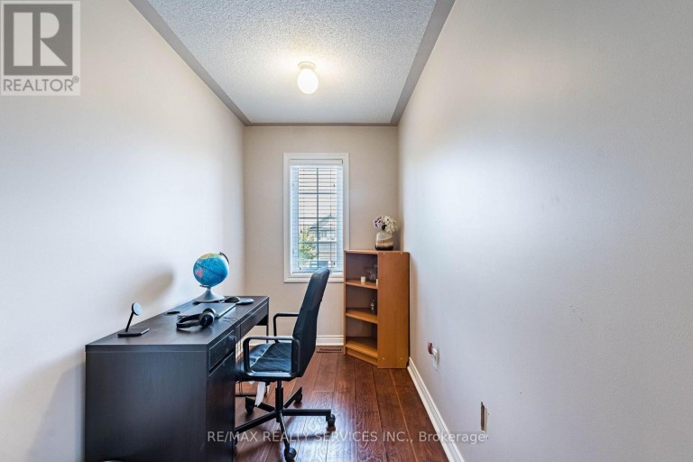 151 FAIRHILL AVENUE, Brampton (Fletcher's Meadow), Ontario, L7A2J4