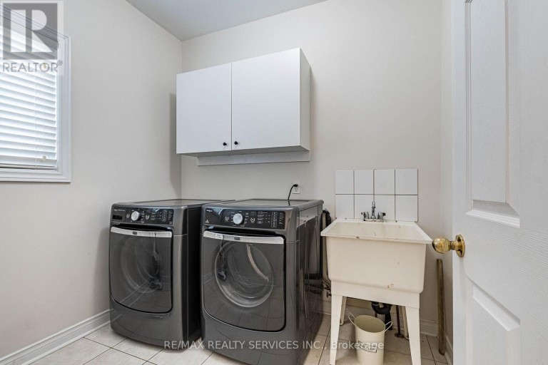 151 FAIRHILL AVENUE, Brampton (Fletcher's Meadow), Ontario, L7A2J4