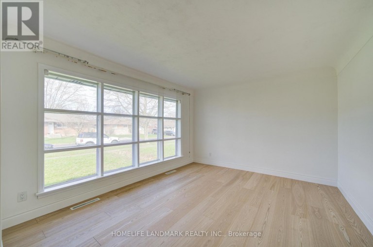 95 JACOBSON AVENUE, St. Catharines (Glendale/Glenridge), Ontario, L2T3A4