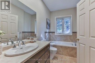 32 - 30 DOON DRIVE London North (North G) Ontario photo 27