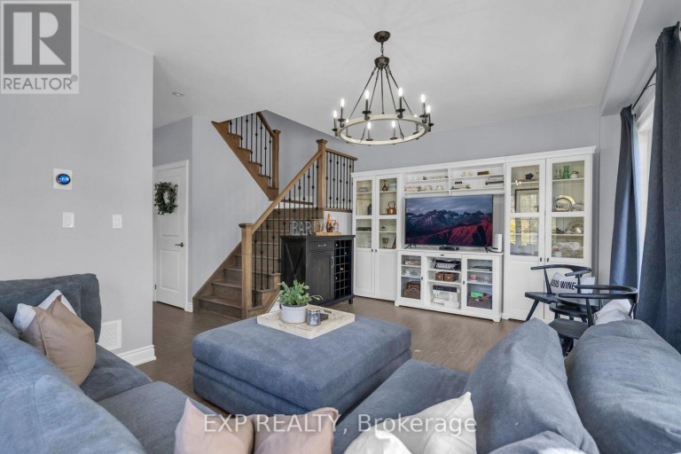 10 VITA STEPHANIE COURT, Georgina (Sutton & Jackson's Point), Ontario, L0E1R0