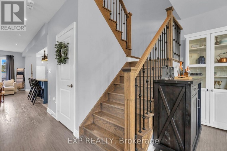 10 VITA STEPHANIE COURT, Georgina (Sutton & Jackson's Point), Ontario, L0E1R0