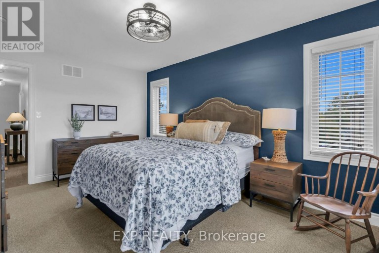 10 VITA STEPHANIE COURT, Georgina (Sutton & Jackson's Point), Ontario, L0E1R0