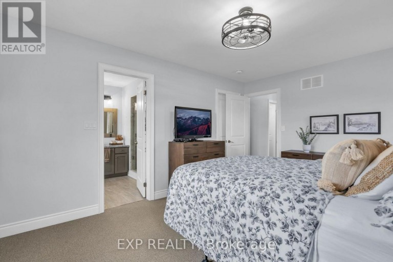 10 VITA STEPHANIE COURT, Georgina (Sutton & Jackson's Point), Ontario, L0E1R0