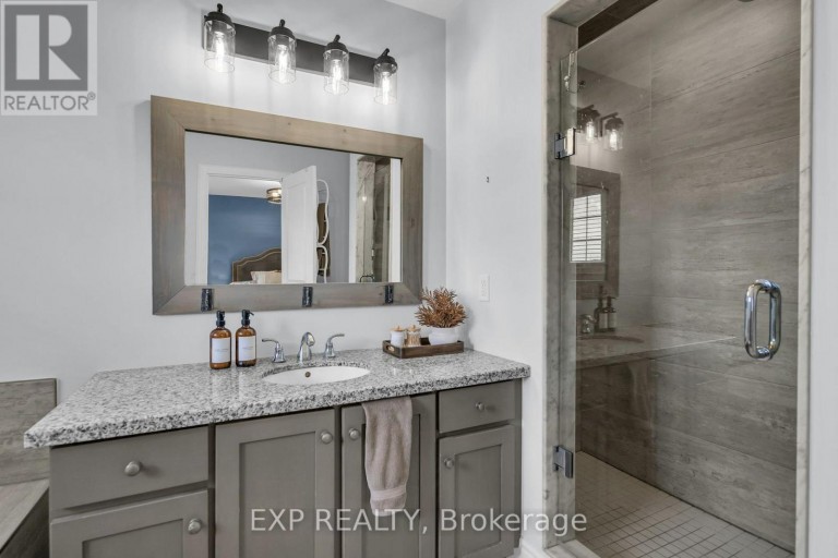 10 VITA STEPHANIE COURT, Georgina (Sutton & Jackson's Point), Ontario, L0E1R0
