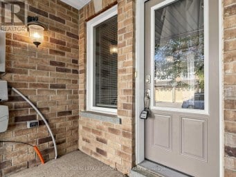 6 - 75 PRINCE WILLIAM WAY Barrie (Innis-Shore) Ontario photo 4