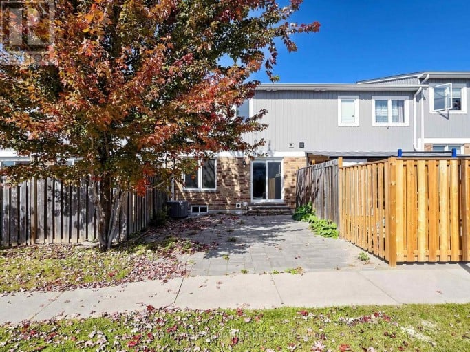 6 - 75 PRINCE WILLIAM WAY, Barrie (Innis-Shore), Ontario, L4M0A1