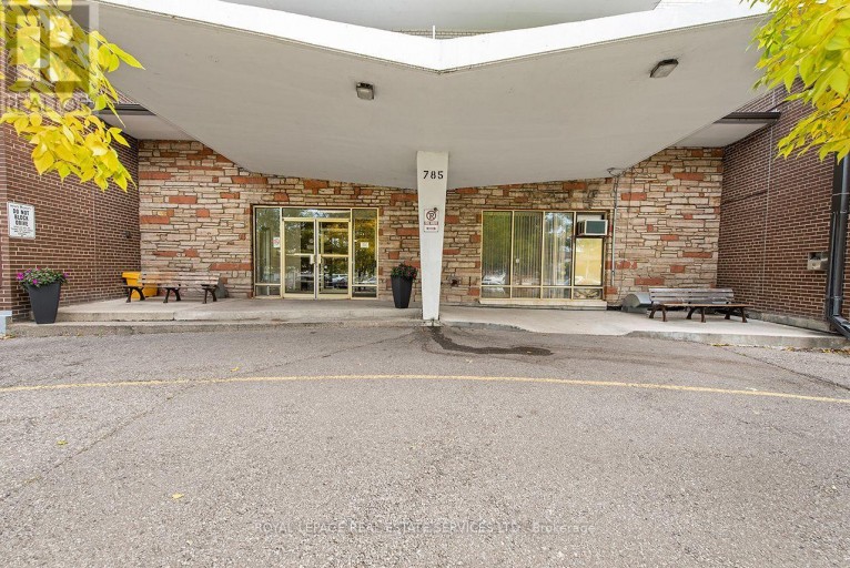 305 - 785 BROWNS LINE, Toronto (Alderwood), Ontario, M8W3V8