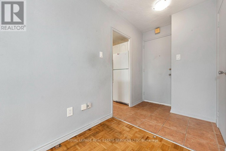 305 - 785 BROWNS LINE, Toronto (Alderwood), Ontario, M8W3V8