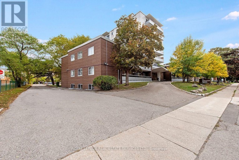 305 - 785 BROWNS LINE, Toronto (Alderwood), Ontario, M8W3V8