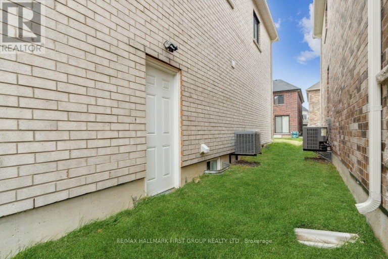 7 SALT CREEK TERRACE, Caledon, Ontario, L7C4J2