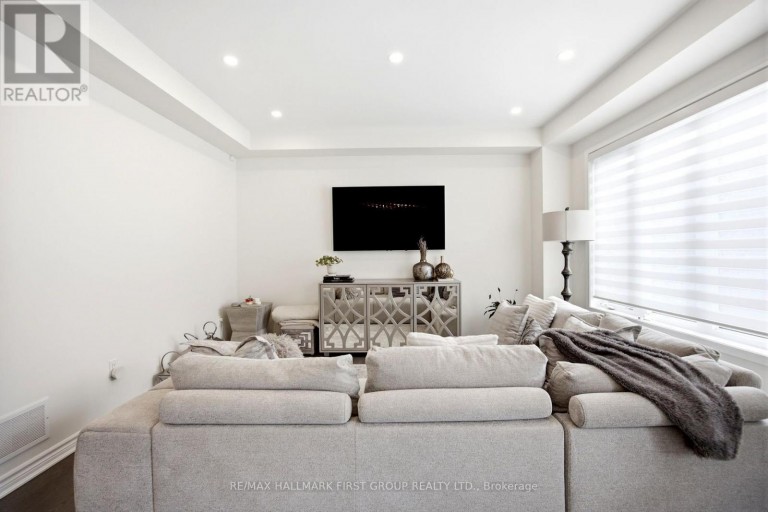 7 SALT CREEK TERRACE, Caledon, Ontario, L7C4J2