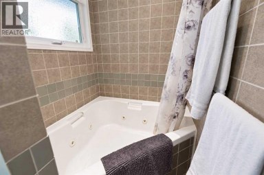 2822 6A Avenue S Lethbridge Alberta photo 21