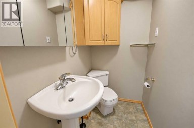 2822 6A Avenue S Lethbridge Alberta photo 28