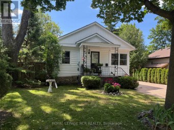 82 MILL STREET Richmond Hill (Mill Pond) Ontario photo 1