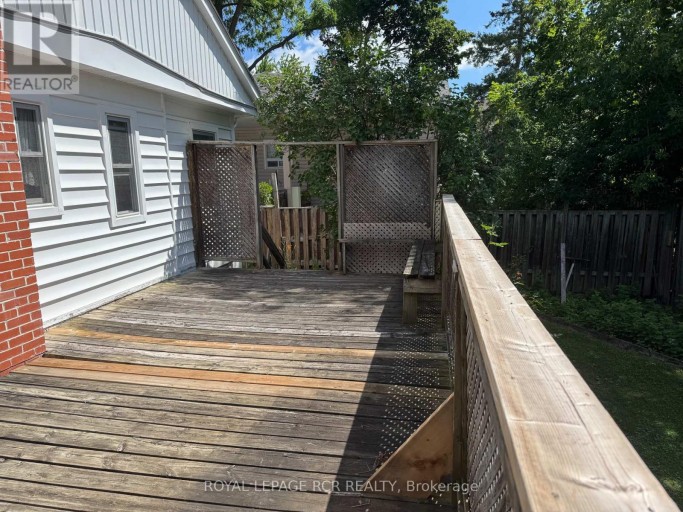 82 MILL STREET, Richmond Hill (Mill Pond), Ontario, L4C4A7