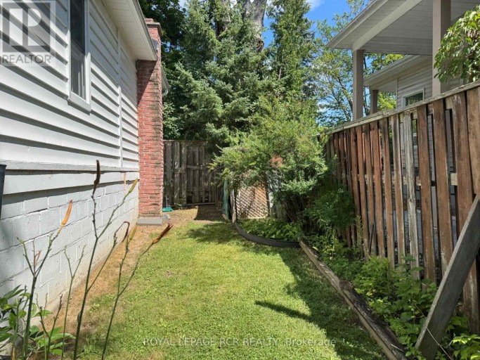 82 MILL STREET, Richmond Hill (Mill Pond), Ontario, L4C4A7