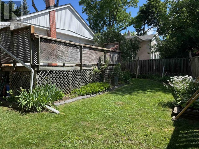 82 MILL STREET, Richmond Hill (Mill Pond), Ontario, L4C4A7
