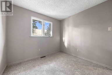51 MAPLESTONE AVENUE Sarnia Ontario photo 15